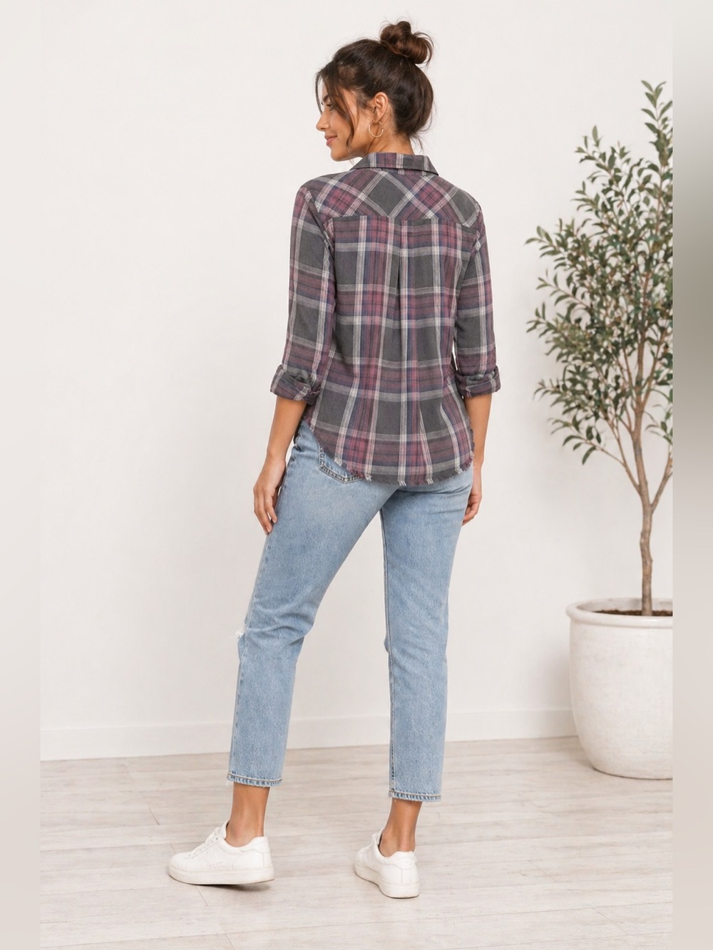Cloth & Stone Casual Plaid Button-Up Shirt in Charcoal & Plum Medium - Picture 2 of 11